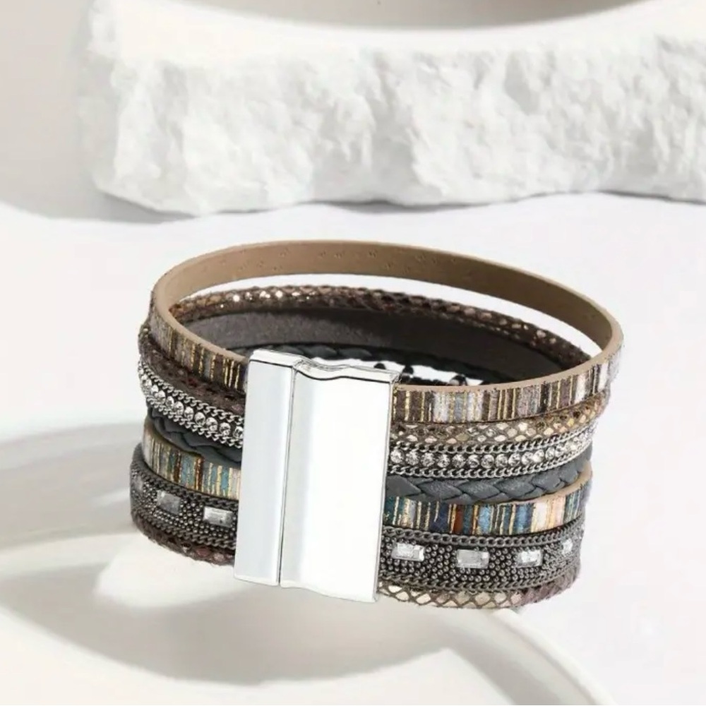 Elegant Multicolor Bracelet NWOT - Picture 2 of 2